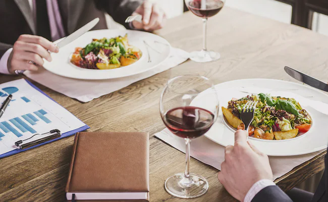 10 Business Dining Etiquette Tips for Your Next Business Dinner